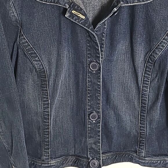 Liz Claiborne Bluejean Jacket, Dark Wash Slightly Distressed Size Large - Picture 6 of 10